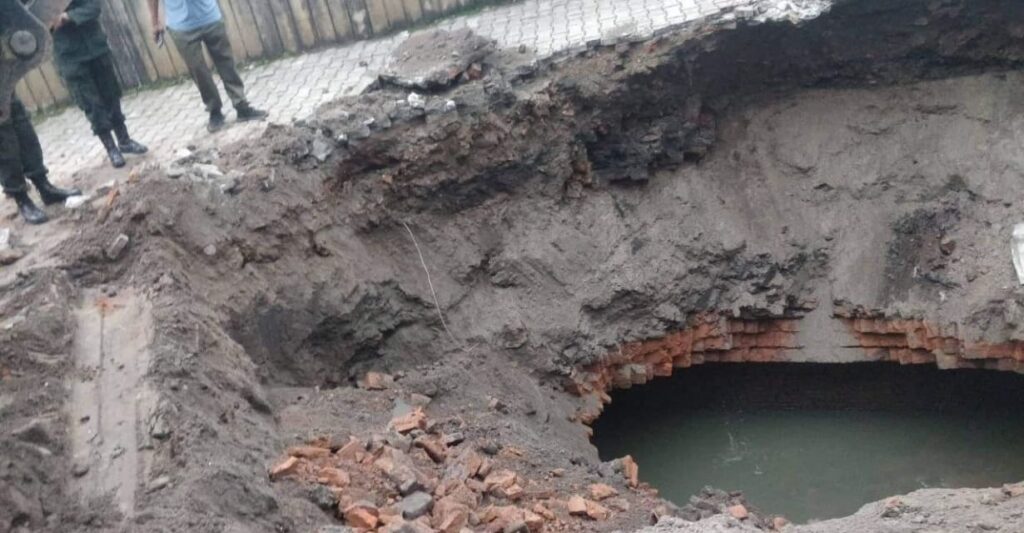 Discovery of the Tukucha River, a historic river flowing through the city, highlighting its natural and cultural significance.